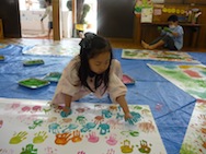 ここ、あいてるわ!
