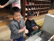 泡で手をきれいに洗うよ!