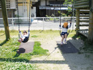 おひさまぽかぽか♪ぶらんこぶ〜らん♪