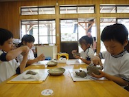 製作展に向けて・・・(年長児)