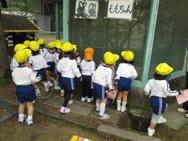 園庭探検・園内探検
