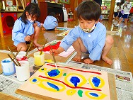絵の具を使って♪