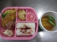 給食メニュー<