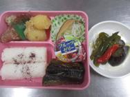 給食メニュー<