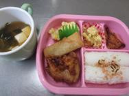給食メニュー<